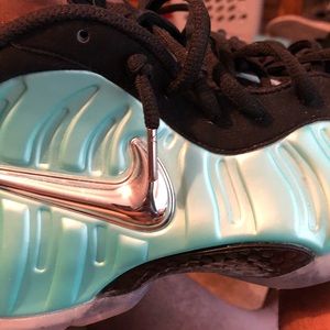 Island green foams (sz 12)